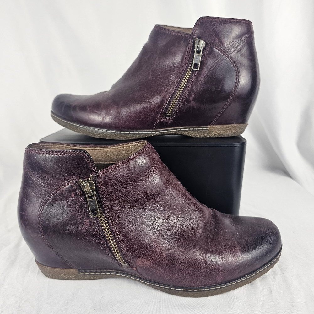 Dansko Leyla Womens Hidden Wedge Ankle Bootie Wine Red Leather Shoes Size 38/7.5